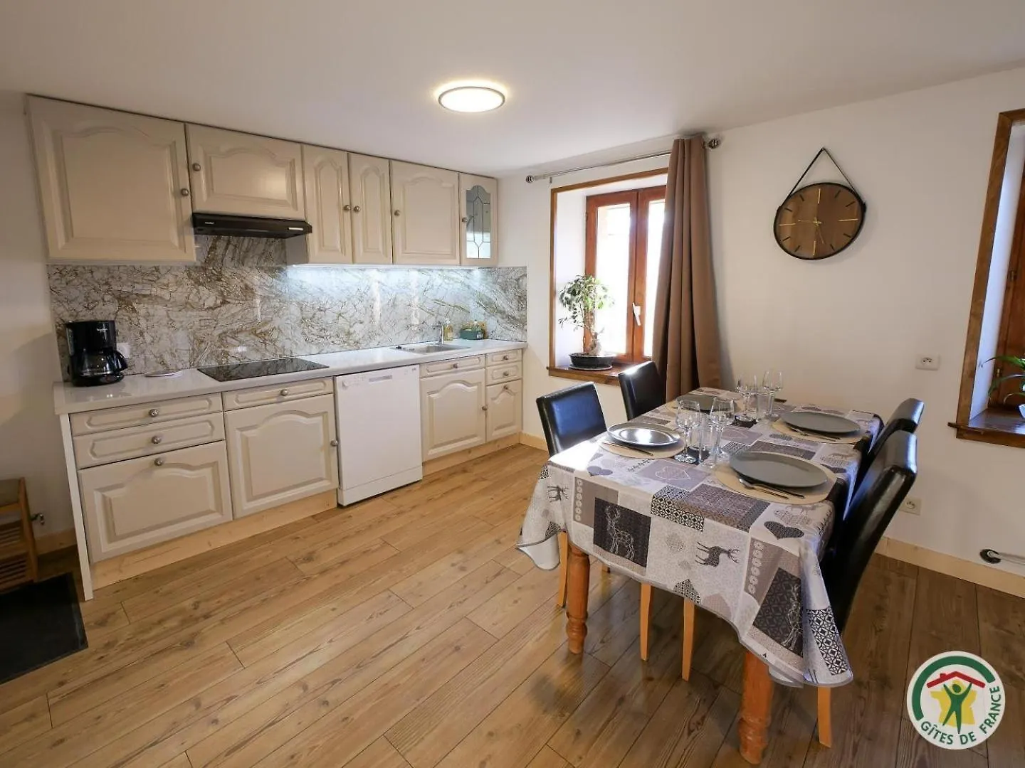 L'Ecole Buissonniere - Embrun Apartment